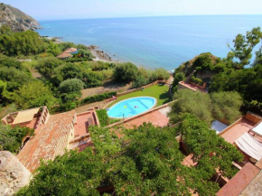 Vintage Mansion in Capo Vaticano with Sea Views